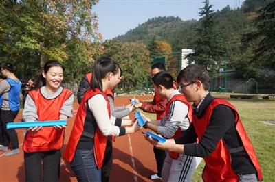 励剑青春年会活动视频之积架宝威年会活动